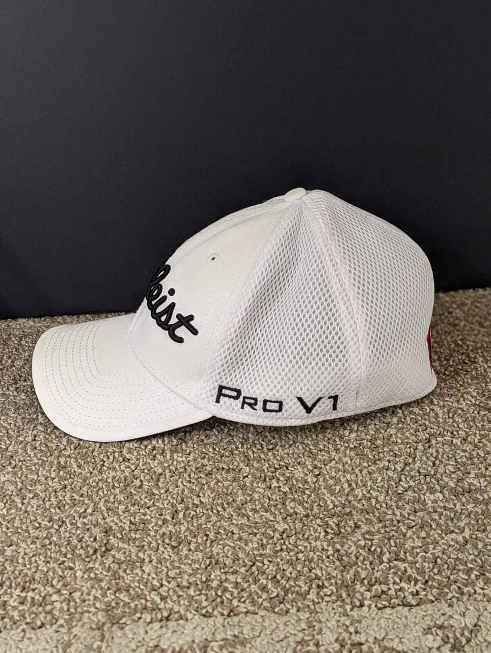 Titleist Tour Performance Mesh Baseball Cap Golf Hat White Black Mesh L XL